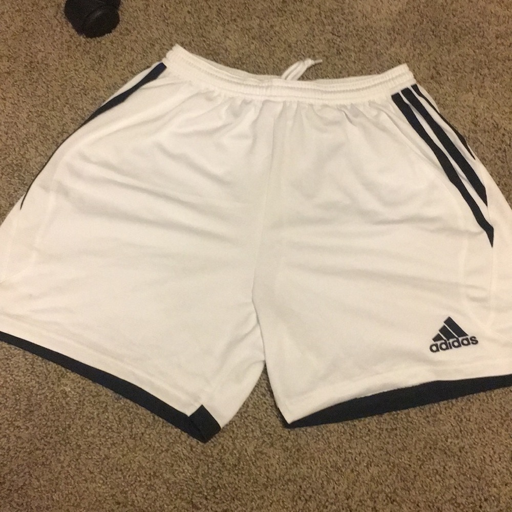 ❤️ White athletic shorts